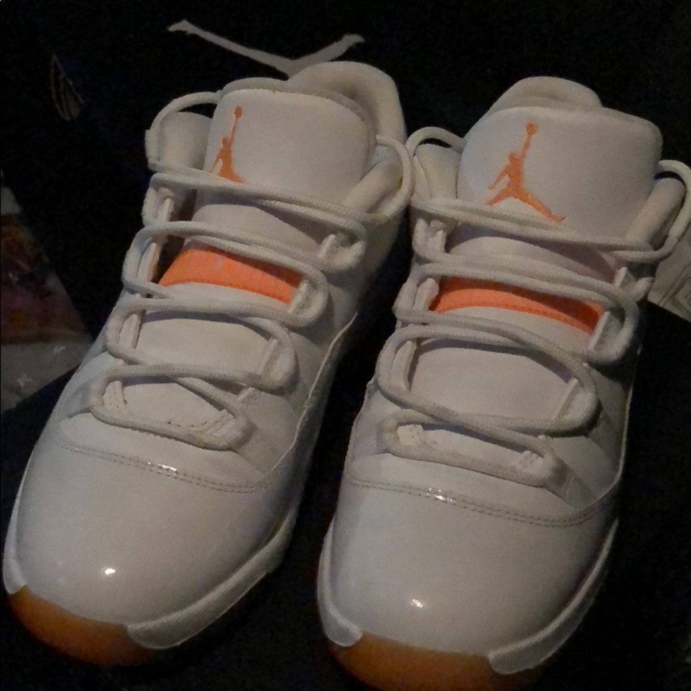Jordan 11s low top
